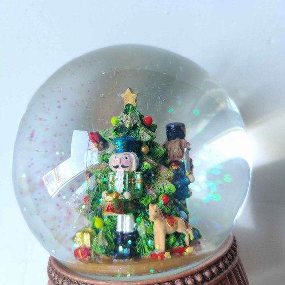 Musical Snow Globe Nutcrackers Twelve Days of Christmas 2012 Glitter Dome - Picture 4 of 5